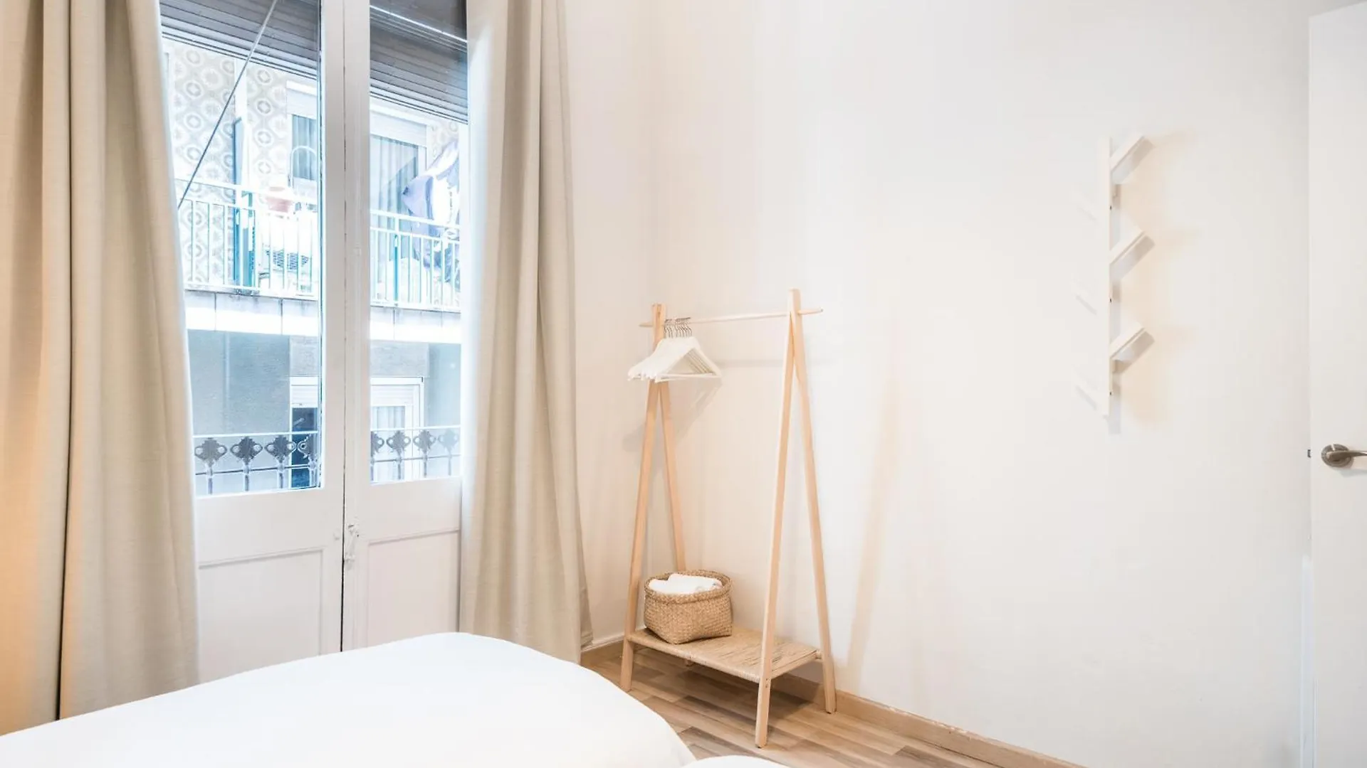 Apartament Oasis With A Sunny Terrace In The Heart Of Gracia Barcelona